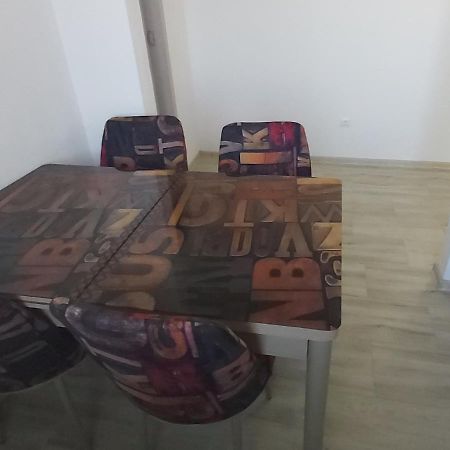 Caransebeş Studio Elisa 아파트 외부 사진